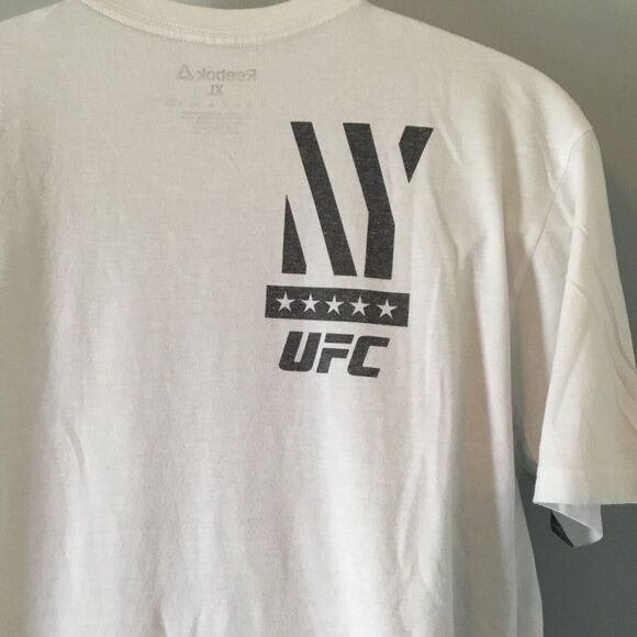 Reebok Men’s Short Sleeve Graphic T-Shirt Gray & White With NY Skyline Size XL - Picture 4 of 5